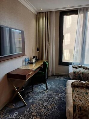 المنشأة من الداخل