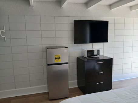 Desk, laptop workspace, free WiFi