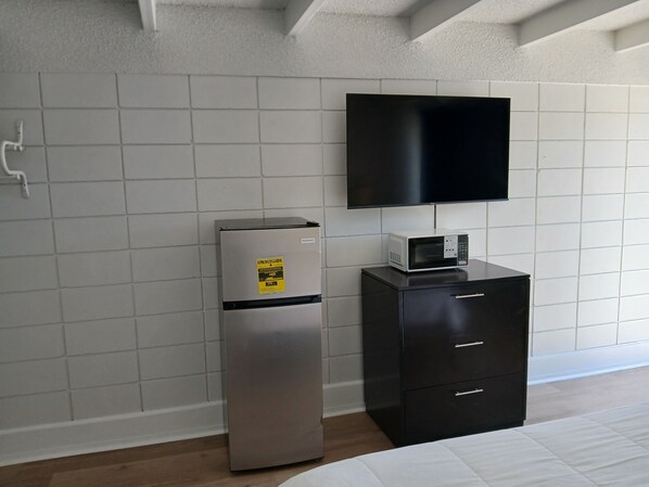 Bàn, khu vực làm việc phù hợp cho laptop