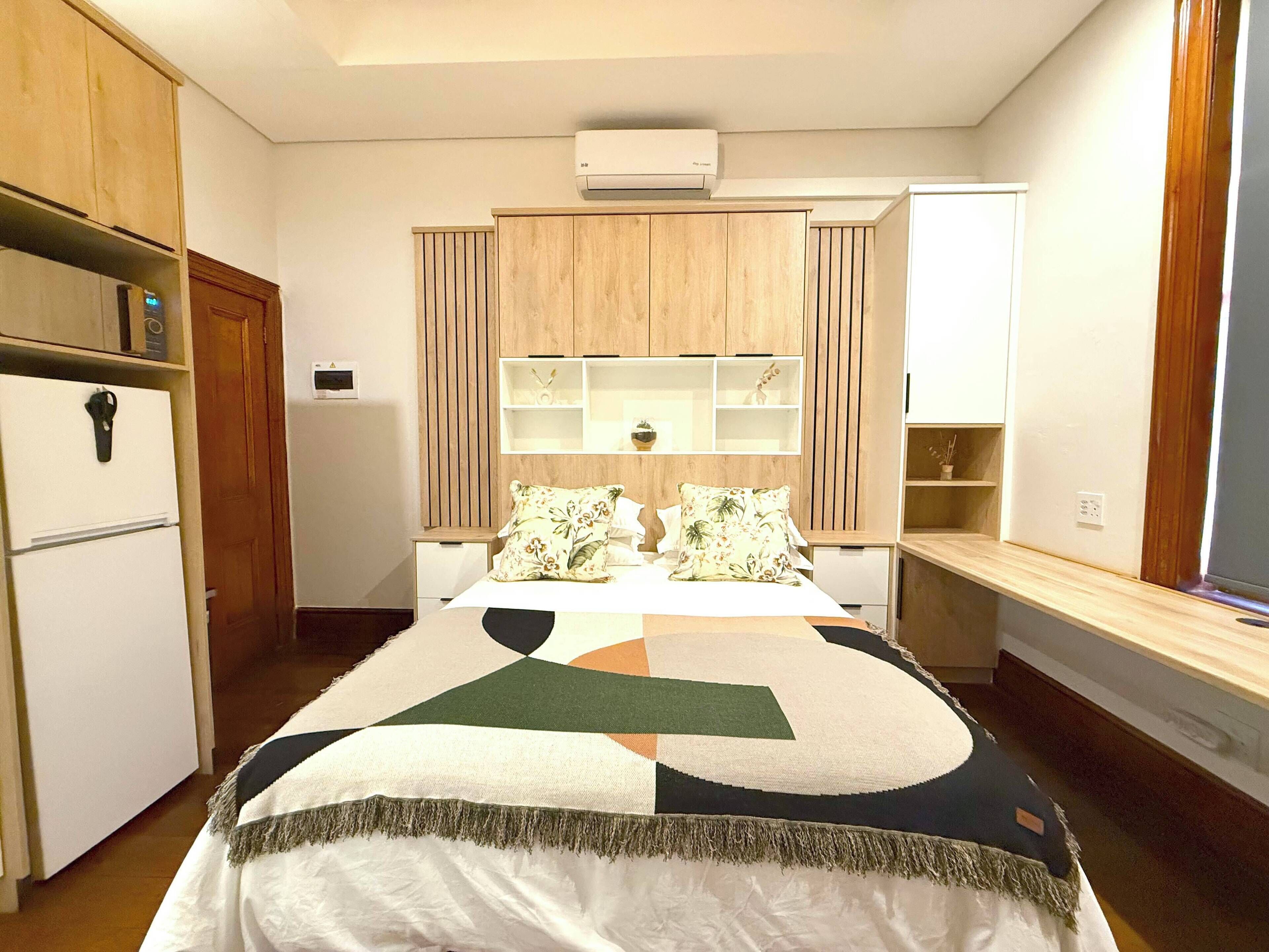 Superior Double Room, 1 Katil Ratu (Queen), Non Smoking | Seterika/papan seterika, Wi-fi percuma 
