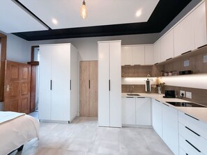 Superior Double Room, 1 Queen Bed, Patio, Ground Floor | Private kitchen | Espresso maker, coffee/tea maker, electric kettle - Three Anchor Heart (Cape Town)