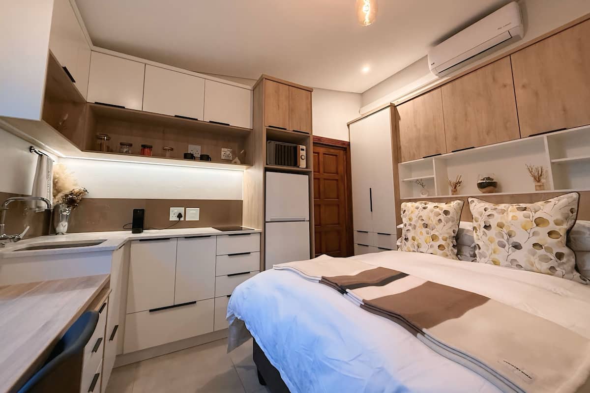 Superior-herbergi með tvíbreiðu rúmi - svalir | Straujárn/strauborð, ókeypis þráðlaus nettenging