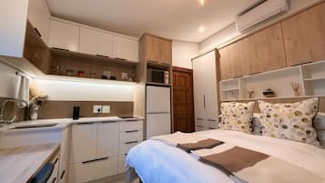 Quarto casal superior, sacada | Ferros/tábuas de passar roupa, Wi-Fi de cortesia
