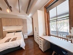 Superior Double Room, 1 King Bed, Balcony | Iron/ironing board, free WiFi - Three Anchor Heart (Cape Town)