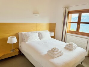 3 bedrooms, desk, iron/ironing board, free WiFi - Crans-Montana 3Bdr - Mountain View, Balcony & Parking. (Crans-Montana)