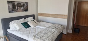 1 bedroom, iron/ironing board, WiFi, bed sheets - Cozy and enjoyable apartment in Essen for a relaxing getaway (Essen)