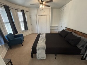 2 bedrooms, iron/ironing board, WiFi, bed sheets - 2nd Floor suite, close to ISU, Mill, & downtown (Terre Haute)