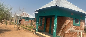 Dewclaw Baobob Safari Lodge