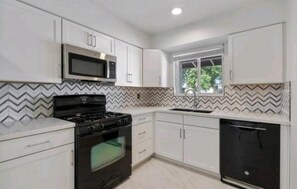 Private kitchen - House in Cozy Old Town Scottsdale with AC, Pool Table, Central Location (Scottsdale)