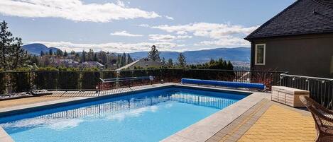 Piscine extérieure, piscine chauffée