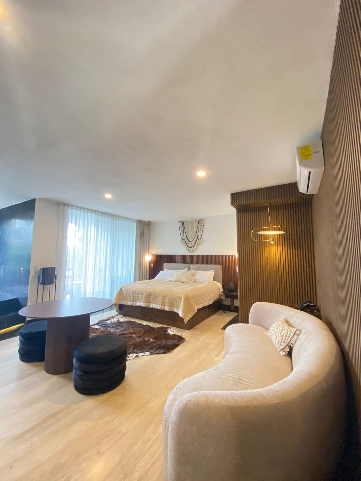 Master Suite con Balcón 137 | ตู้นิรภัยในห้องพัก, ห้องเก็บเสียง, เตารีด/โต๊ะรีดผ้า, Wi-Fi ฟรี
