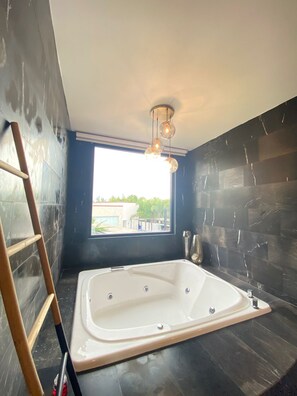 Master Suite con Balcón 137 | Privat bubbelpool