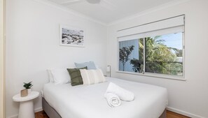 4 bedrooms, desk, iron/ironing board, free WiFi