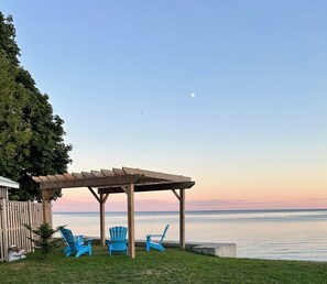 Terrace/patio - Lakeshore Villa (Dunnville)