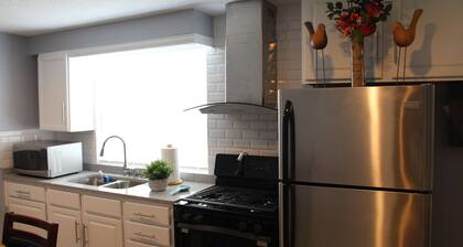 Adorable 2-Bedroom Cottage.