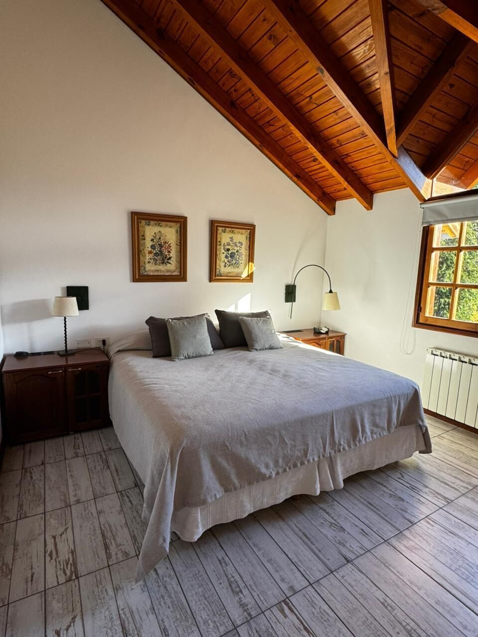 Habitación Deluxe doble | Caja fuerte, wifi gratis, ropa de cama