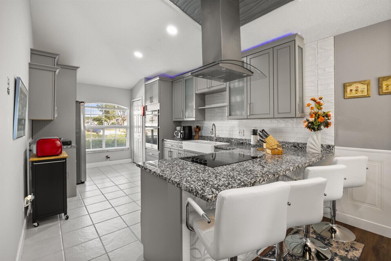 Microwave, oven, stovetop, coffee/tea maker