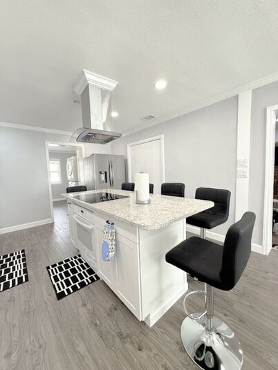 Cozy & Large 5BR Beach Villa -1 Minute to Beach