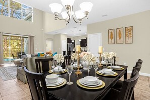 Dining - Luxury 5BR|Pool•Lazy River Resort|Disney (Kissimmee)