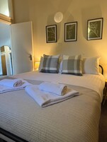 House, 3 Bedrooms, Kitchen, Garden View | Blackout drapes, iron/ironing board, free WiFi