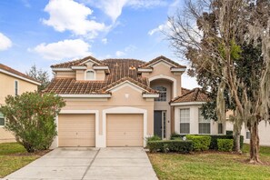 Exterior - 5BR/5BA Windsor Hills | En-Suite Every Room | Pool | Game Room (Kissimmee)