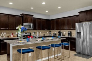 Fridge, microwave, oven, stovetop - 9BR Villa|Avengers•Pool•Lazy River|Disney (Kissimmee)