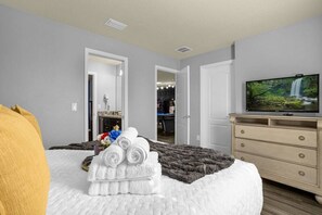 9 bedrooms, iron/ironing board, travel cot, WiFi - 9BR Villa|Avengers•Pool•Lazy River|Disney (Kissimmee)