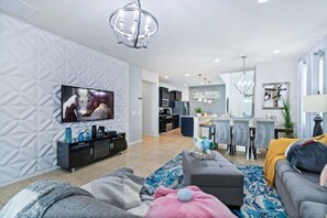 TV, video games, table football, offices - 6BR Windsor Villa|Pool+Waterpark·15min Disney✨ (Four Corners)