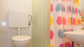 Studio | Kamar mandi