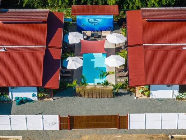 المنشأة من الخارج