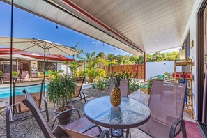 تناول الطعام بالخارج