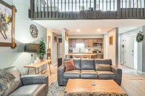 TV, books, stereo - Breckenridge Condo: 1/2 Mi to Peak 8 Hiking! (Breckenridge)