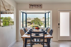 Dining - Fun w/ Friends! Old Town Escape w/ Outdoor Oasis (Scottsdale)