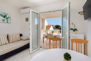 TV - Apartments Bella Vista -One Bedroom Apartment with Terrace and Sea View (A2) (Sevid)
