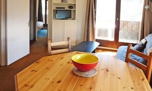 Interior - 119 THE Sunny Snow 1650 (Les Orres)
