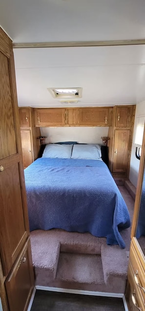 1 多间卧室、熨斗/熨衣板、WiFi、床单