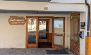 Exterior detail - Cozy new Apartment in the Heart of the Resort (Les Orres)