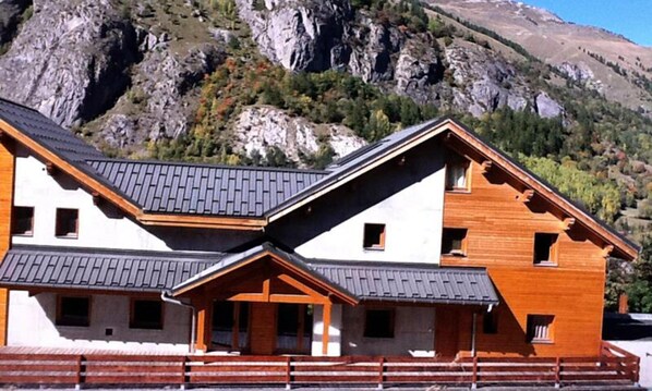 Esterni
