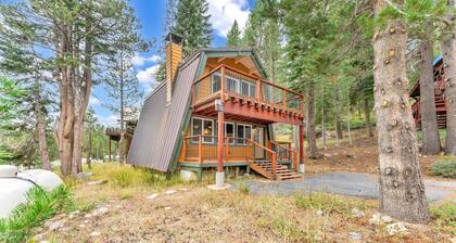 Classic Tahoe Charm – 3 Ski Resorts Within 5 Miles