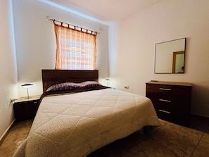 2 bedrooms, iron/ironing board, WiFi, bed sheets - Modern Apartment Close to Airport, Valletta & Marsaxlokk (Ħal Tarxien)