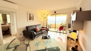 Unclassified image, 3 of 3, button - Apartment in Grasse With Sea View & Pool (Grasse)