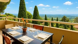 Unclassified image, 2 of 3, button - Apartment in Grasse With Sea View & Pool (Grasse)