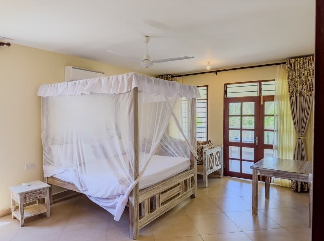 3 bedrooms, iron/ironing board, WiFi, bed sheets