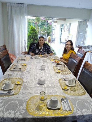 Desayuno continental incluido todos los días