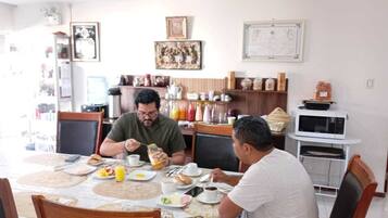 Desayuno continental incluido todos los días