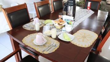 Free daily continental breakfast