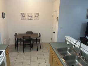 Dining - 3 Bedroom 3 Bath Townhome Cul-de-Sac (Tallahassee)