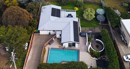The Long Table House | Waterfront | Beach Access | Pool | Firepit