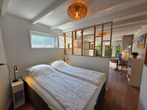 House | 1 bedroom, individually furnished, bed sheets - Charming and Cozy Furnished 2-person Studio Apartment (De Koog)