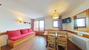Interior - Apartment in Plagne Soleil by Ski Slopes (La Plagne-Tarentaise)